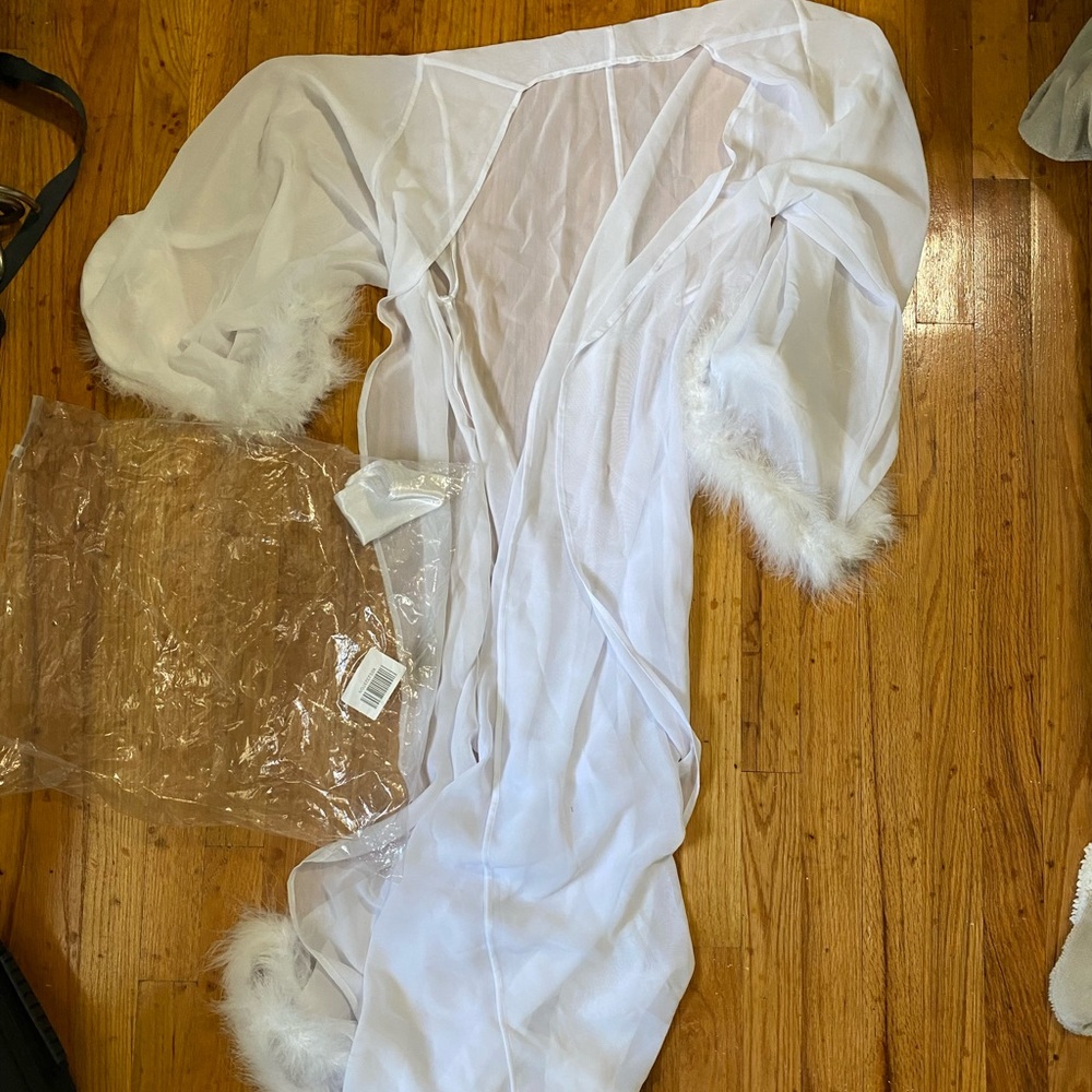Bride White Feather Floor Length Robe - Picture 3 of 6